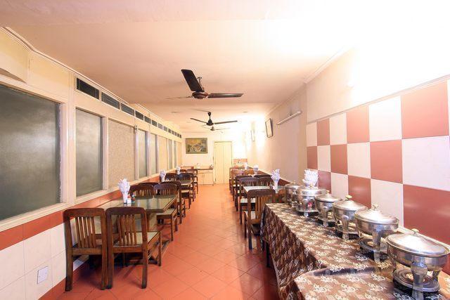 Oyo 15791 Flagship Hotel Executive Hazratganj Lucknow Eksteriør billede