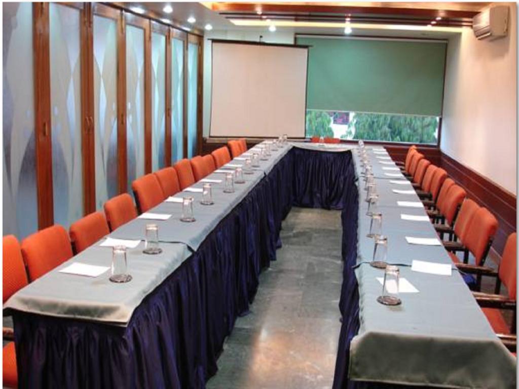 Oyo 15791 Flagship Hotel Executive Hazratganj Lucknow Eksteriør billede