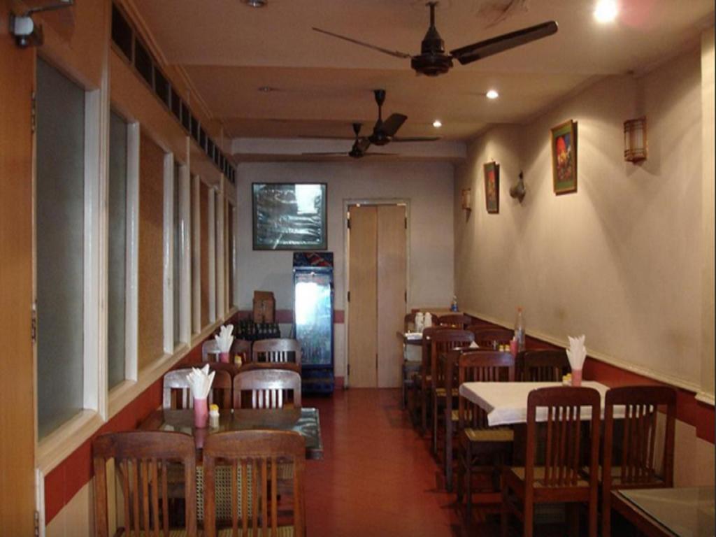 Oyo 15791 Flagship Hotel Executive Hazratganj Lucknow Eksteriør billede