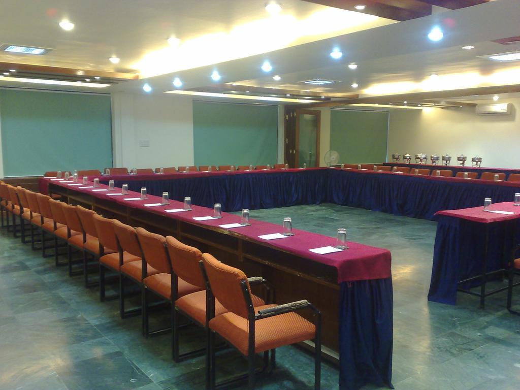 Oyo 15791 Flagship Hotel Executive Hazratganj Lucknow Eksteriør billede