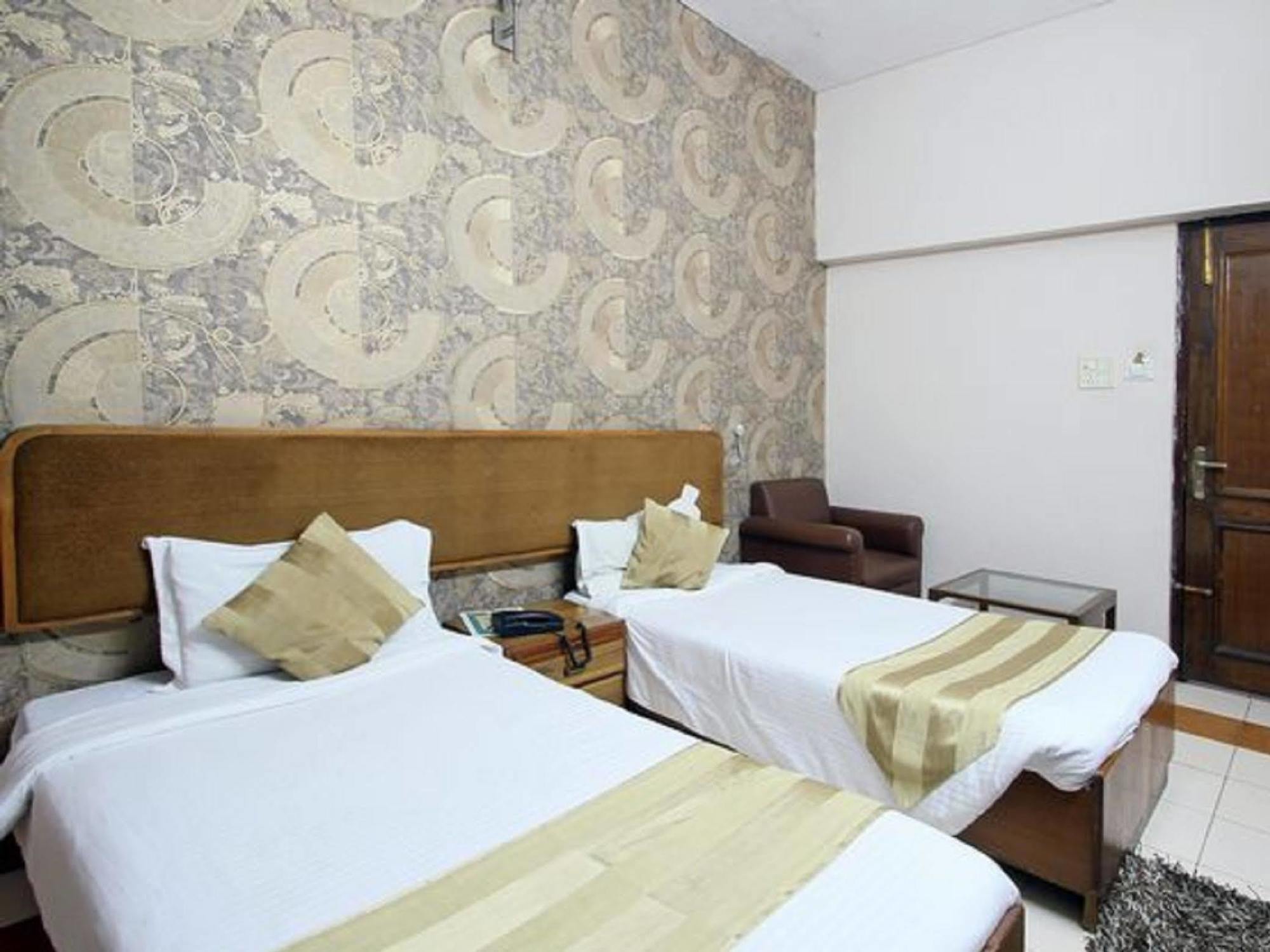Oyo 15791 Flagship Hotel Executive Hazratganj Lucknow Eksteriør billede